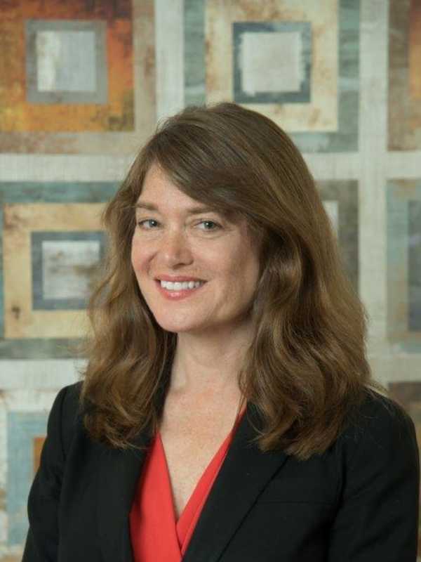 From Shower To Stage: Biz Exec Sings At Larchmont Temple For Jewish Holiday