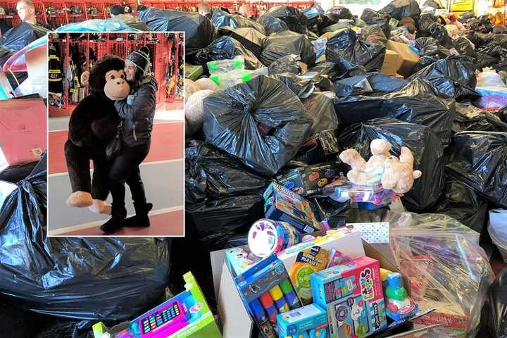 Santa Would Blush: Bergen PBA Toy Drive Hums With Teamwork, Smiles, Blessings (PHOTOS, VIDEO)