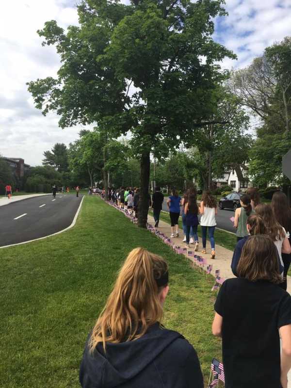 Ridgewood School Organizes Memorial Day Tribute