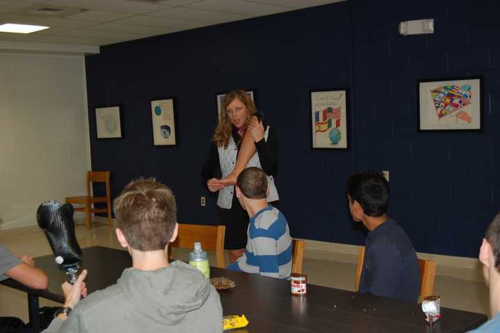 Army Veteran Gives Byram Hills High Students Lesson On Prosthetics
