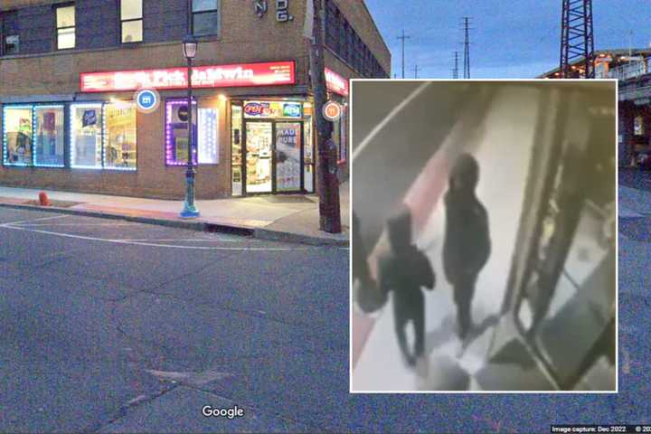 Police are searching for two men who attempted to break into a Baldwin convenience store by breaking the door.&nbsp;