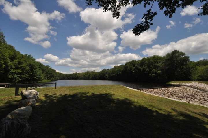 Beaver Brook State Park provides over 400 acres of public recreation land. Daily Voice provides the local news you need. Image CC BY-SA 4.0 via Wikimedia Commons.