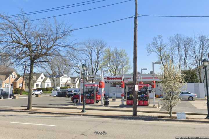 Thanksgiving Day Burglary: Man Robs Bellmore Business, Flees, Police Say