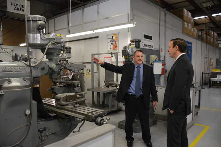 Sen. Chris Murphy visited Beta Shim in Shelton on Thursday