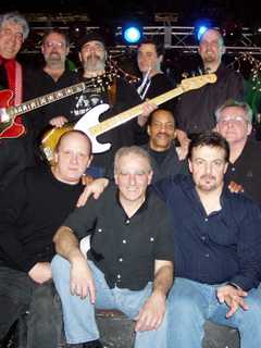 Billy and the Showmen Play At Rye Town Park