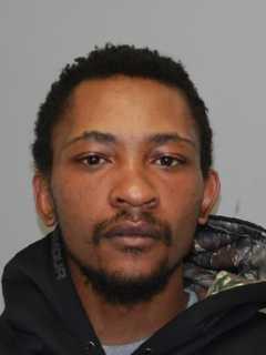 Area Dad Arrested After Tot Found Wandering Near Busy Road