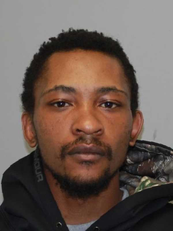 Area Dad Arrested After Tot Found Wandering Near Busy Road