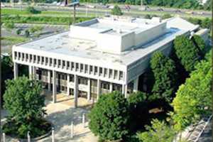 Bridgeport Convicted Felon Recruited Man To Purchase Firearms, Feds Say