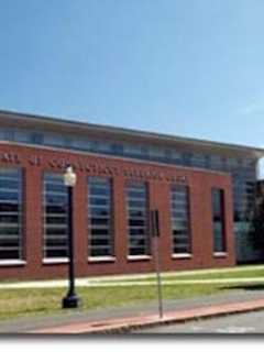 State Workers Protest Closure Of Bridgeport Juvenile Facility