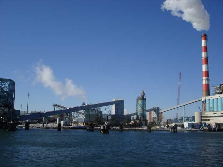 The Public Service Enterprise Group announced it will covert its coal-burning plant at Bridgeport&#x27;s Harbor Station to natural gas.