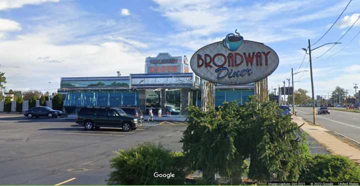 Broadway Diner, located at 287 North Broadway in Hicksville