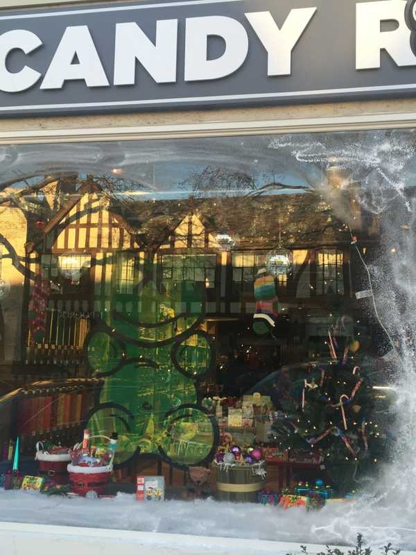 Bronxville Names Winners Of Holiday Window Painting Contest