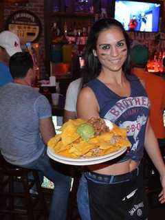 Fairfield's Crave 52 Serves Up Football, Food For 2016 NFL Season