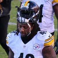 Former Pittsburgh Steeler Charged With Assault For Fight Over Phone At Walgreens In Tennessee