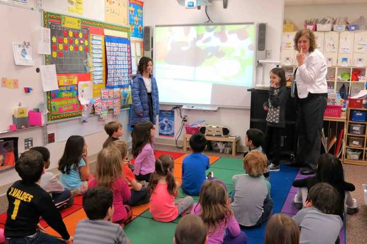 Croton-Harmon Students Inspire Love Of Sign Language