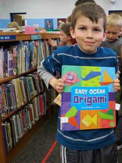 Croton-Harmon Students Explore The School Library