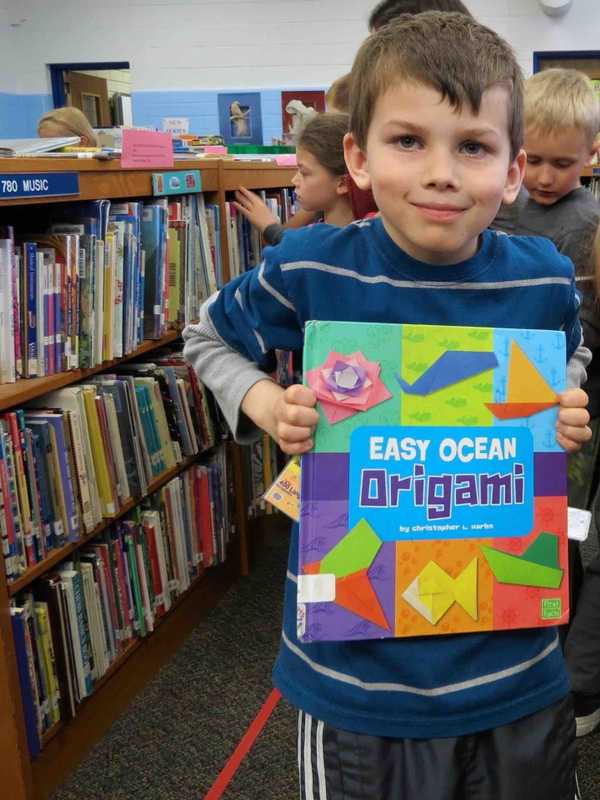 Croton-Harmon Students Explore The School Library