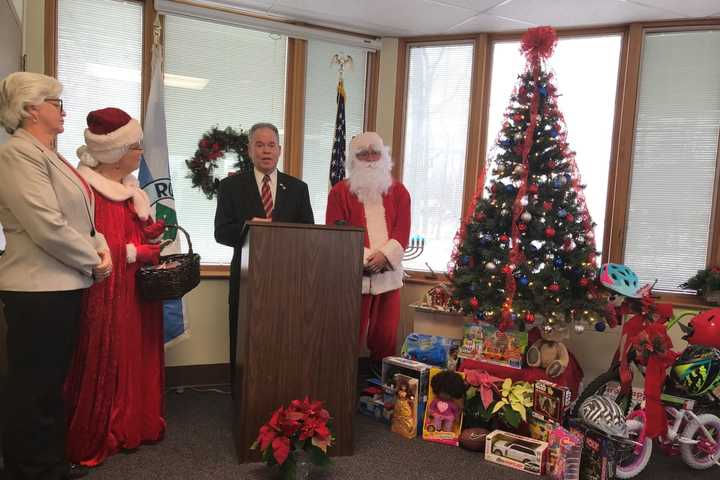 Rockland Rallies Around Foster Children For Holiday Season