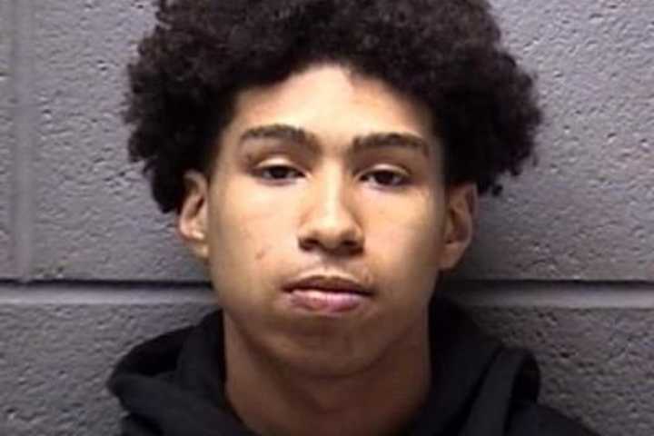Hyde Park Man Arrested With Heroin, Crack Cocaine
