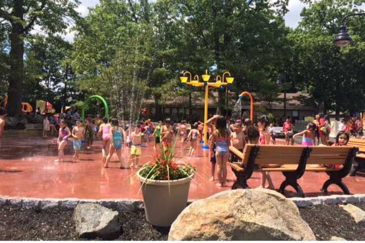 Cliffside Park Kids Keep Cool In New Spray Park