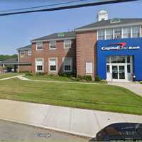Police Searching For Man Who Robbed Nassau County Bank At Gunpoint