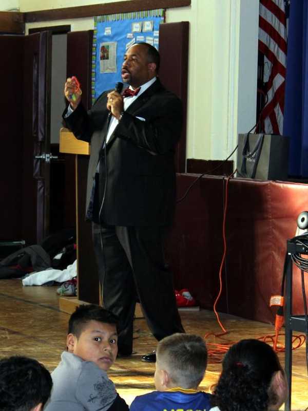 Ossining Schools Teach 'Pay It Forward' Concept With Quilt As Example