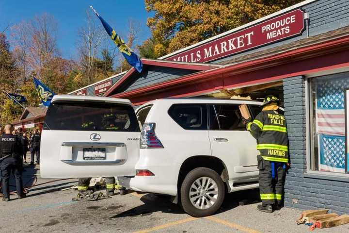 Mahopac Falls Market Reopens After Crash Puts A Hole In It