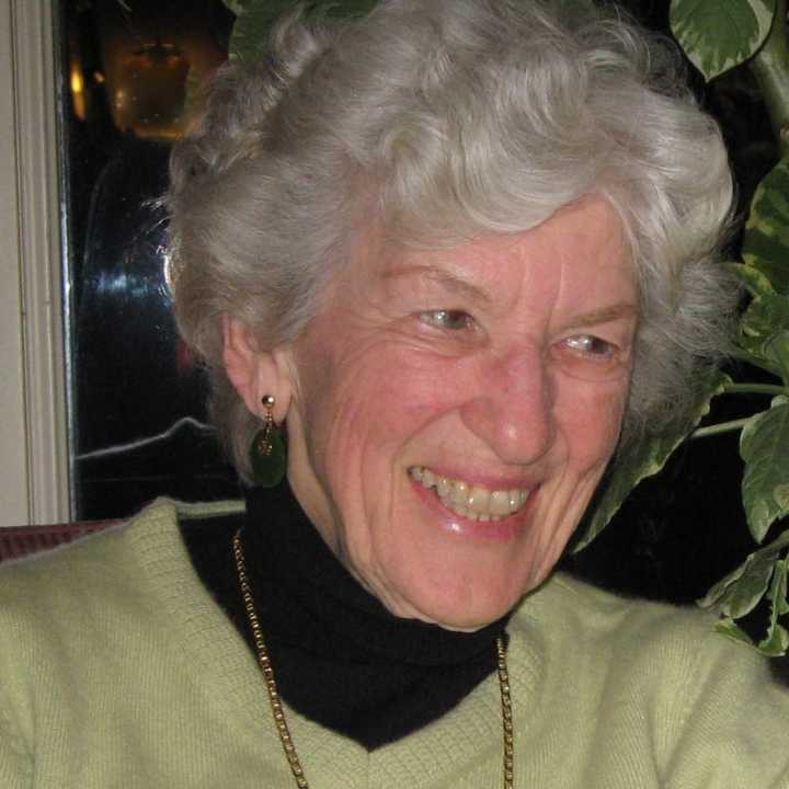 Carolyn Seberry Sengstacken was an active Mahwah community member and volunteer.