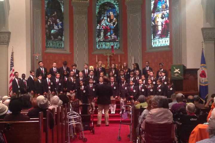 Students From Bronxville's Chapel School Sing At Wartburg Adult Care