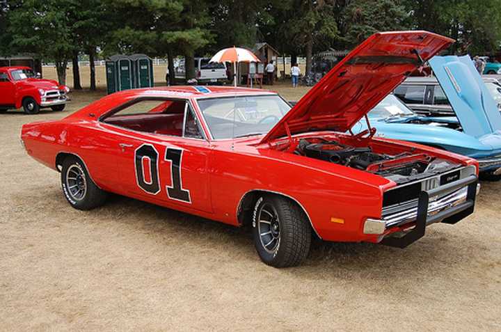 Dukes of Hazard star John Schneider and the &quot;Simon Says&quot; Bubblegum pop ensemble known as the 1910 Fruit Gum Co. will both attend the fourth &quot;Dead Man&#x27;s Curve Wild Hot Rod Weekend.&quot;