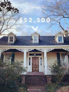 New Real Estate Trend Sees Millennials Snapping Up 'Cheap, Old Houses' Priced Under $100K