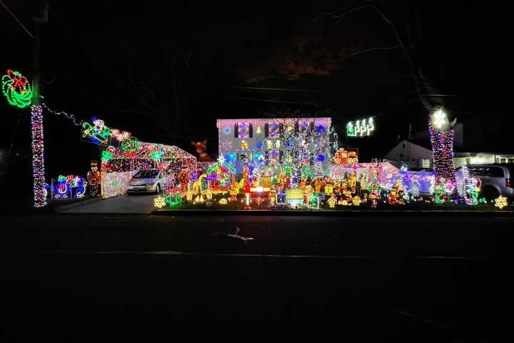 Where To Find Christmas Lights Displays On Long Island