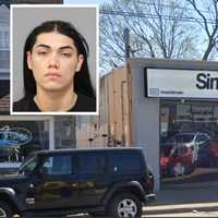 6 Thieves Loot Long Island Store, Drive Cars Through Front Doors: Police