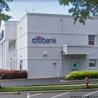 Police Searching For Suspect Who Robbed Nassau County Bank At Gunpoint