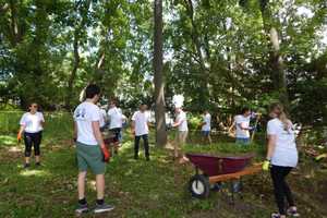Greenwich Investment Managers Build Outdoor Classroom For Stamford Students