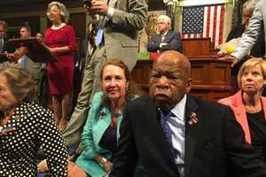Murphy Praises House Sit-In On Gun Control