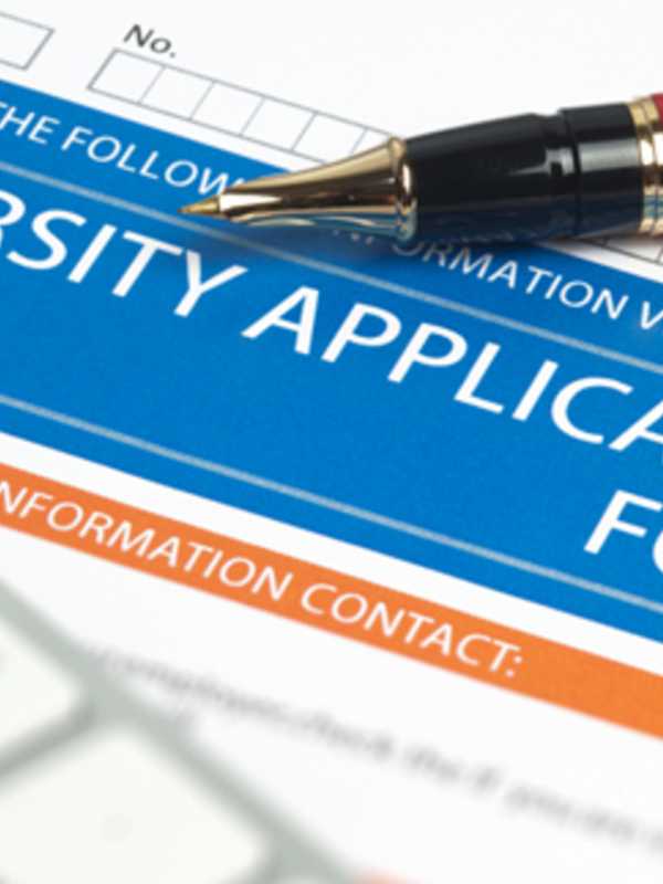 'Collegewise' Organizes College Application Program At Tenafly Library
