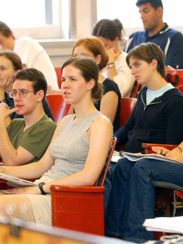 Lyndhurst Schools Prepare Students For College 