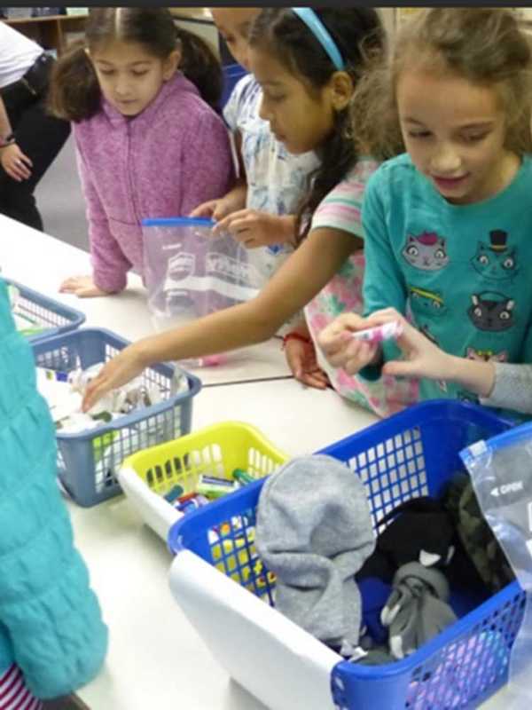 West Patent Elementary Students Participate In Community Service Effort