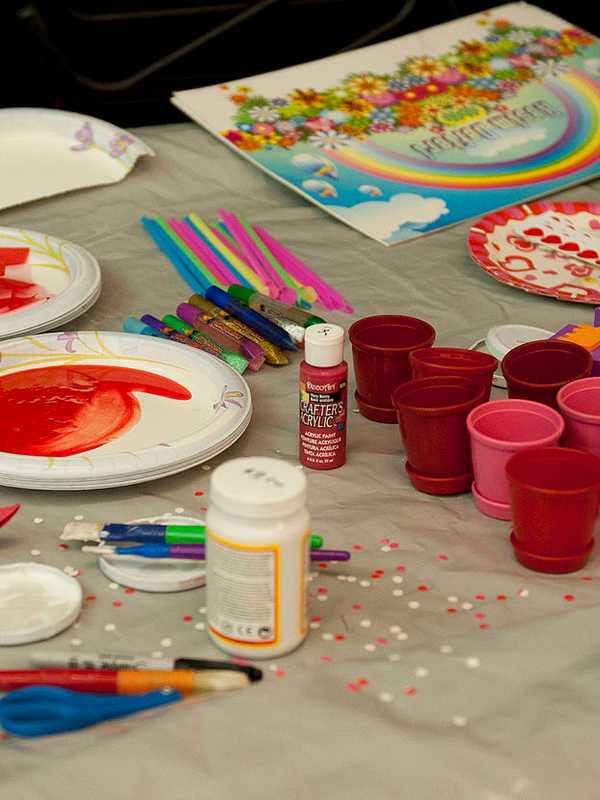 Kids Can Make Valentine's Day Cards At Beekman Library