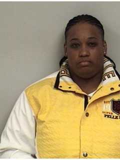 Westport Radio Shack Employee Charged With Stealing 10 iPhones