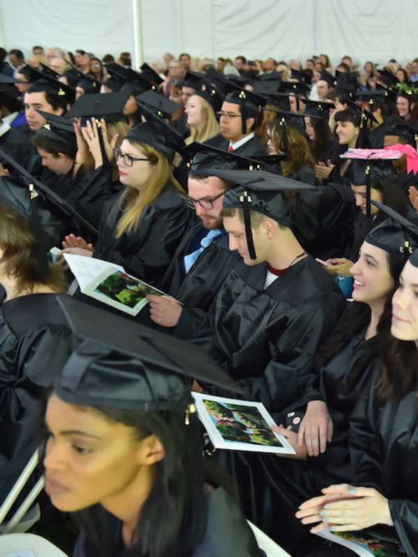 Humorist Mo Rocca Addresses Sarah Lawrence College Graduates