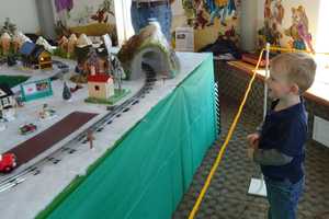 Chugga Chugga Choo Choo! Mahwah Display Draws Train-Loving Kids