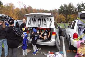 Emerson's Trunk-Or-Treat Will Feature Teal Pumpkins