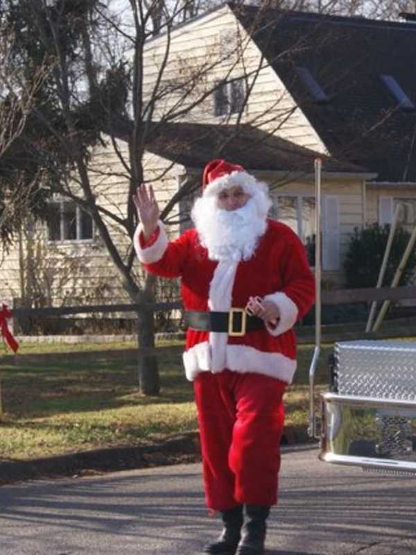 Santa, Mrs. Claus Give Out Candy Canes In Shrub Oak Neighborhood, 