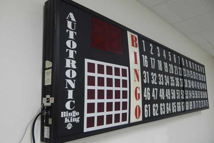 HandBag Bingo Supports Anne Hutchinson PTA