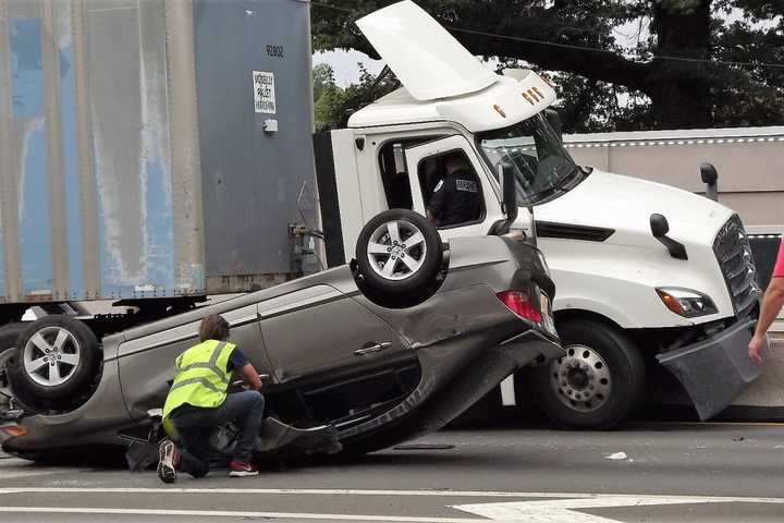 Videos Show Cause Of Rt. 17 Tractor-Trailer Crash That Ejected Passenger, Rochelle Park PD Says