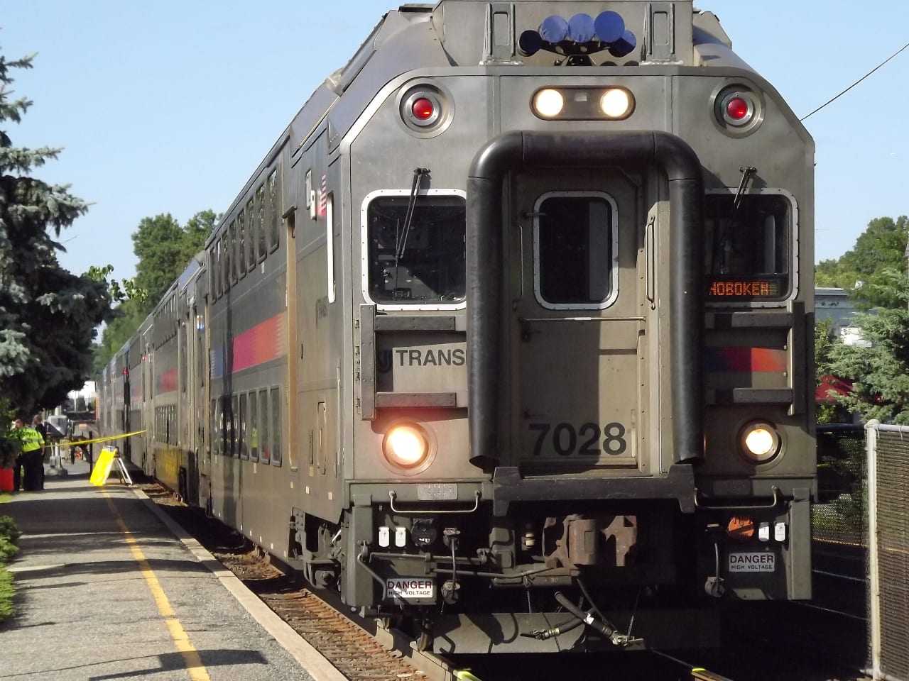 Disabled Secaucus Train Causes 90 Minute Delay For All Penn Station Ny Trains Jersey City