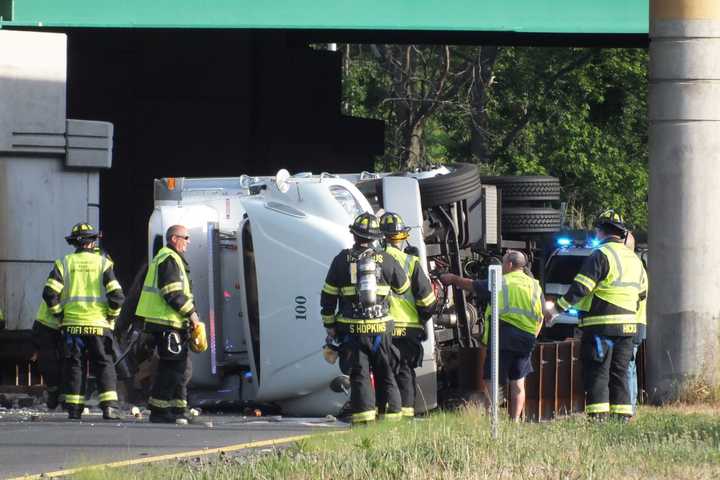 Truck Rolls On GSP Ramp At Route 17