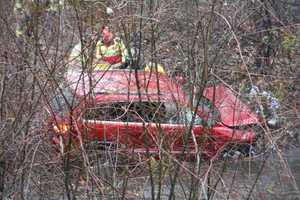 Jeep Crashes Through Guardrail In Mahwah, Lands In Creek